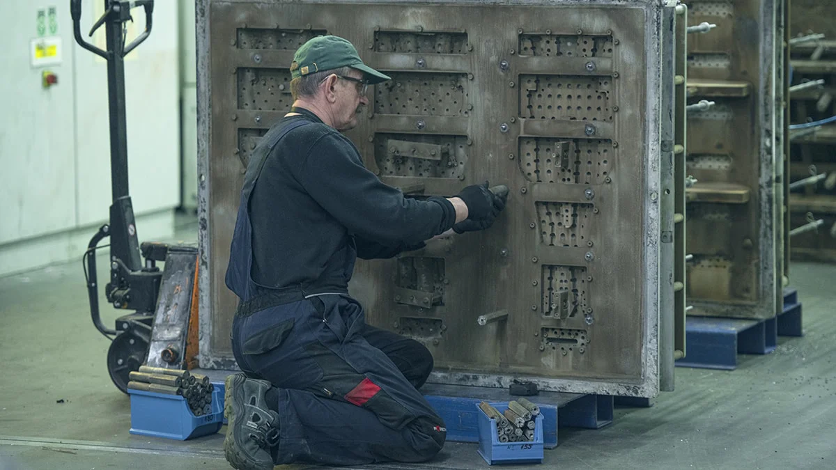 injection molding worker