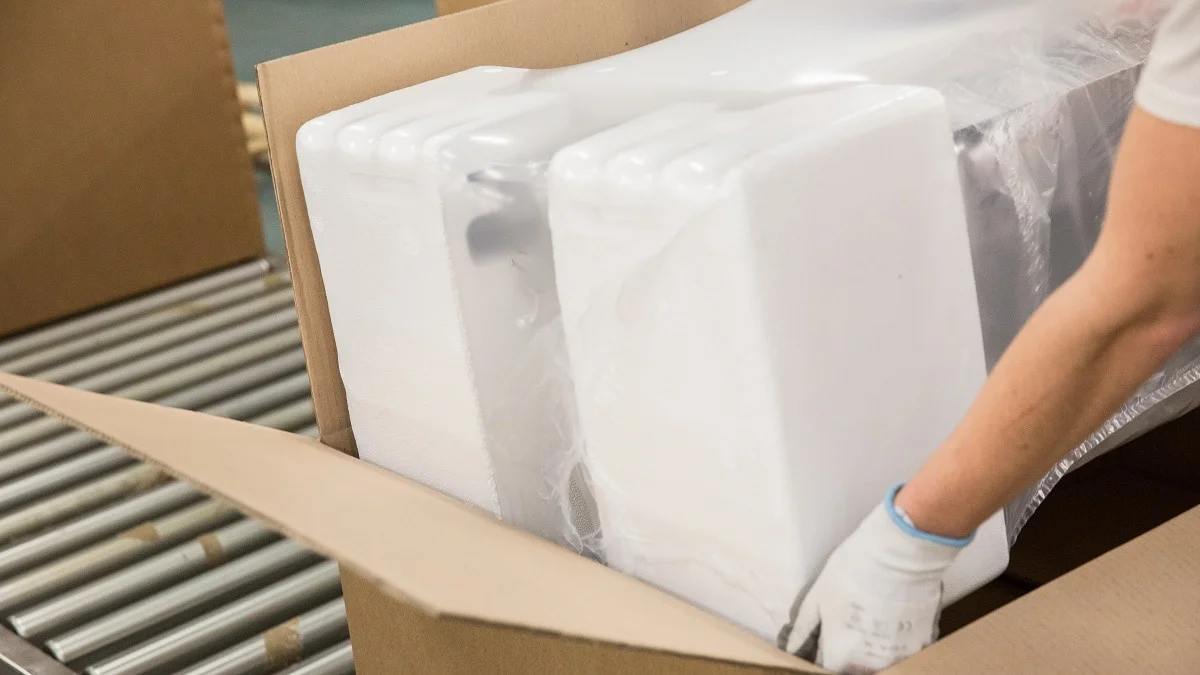 EPS packaging in logistics process