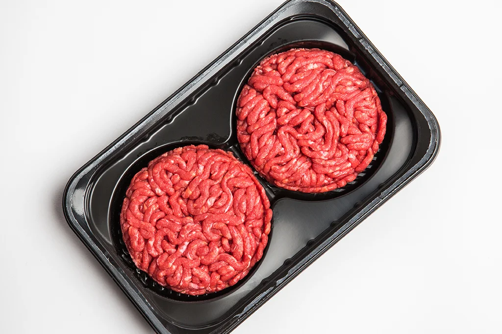 Barquette alimentaire avec steak haché