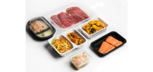 Barquettes alimentaires avec différents aliments