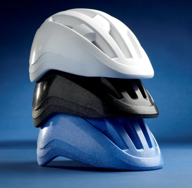 Casques de protection en mousses techniques